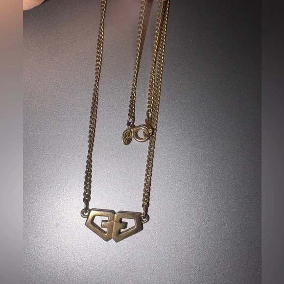 vintage 1979 Givenchy gold-plated necklace with a double G logo pendant - Picture 1 of 5